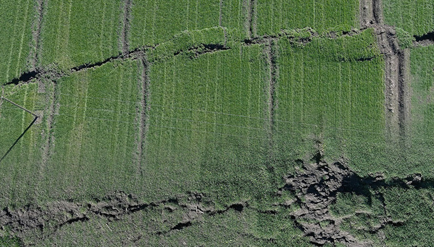 Kahramanmaraşta fay kırıkları havadan görüntülendi: Kilometrelerce uzunlukta Kahramanmaraşta fay kırıkları havadan görüntülendi: Kilometrelerce uzunlukta