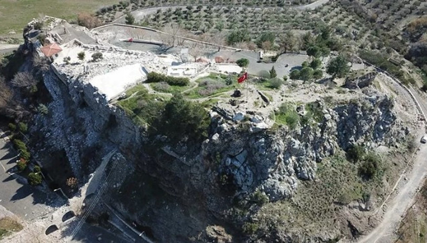 Hatay Kırıkhanda Darb-ı Sak Kalesi ve Bayezid-i Bistami Türbesi yıkıldı