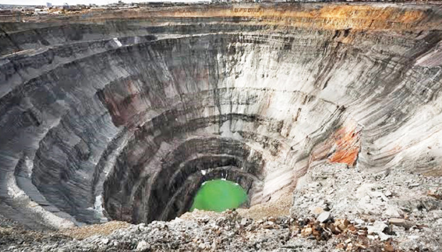 Deprem enkazı boş maden çukurlarına