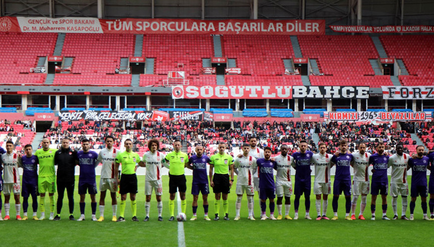 Samsunspor ile 52 Orduspor FK, depremzedeler için karşılaştı