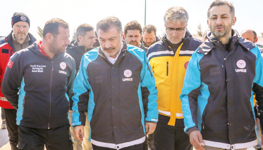 Salgın riskine karşı çadırlar ilaçlanıyor