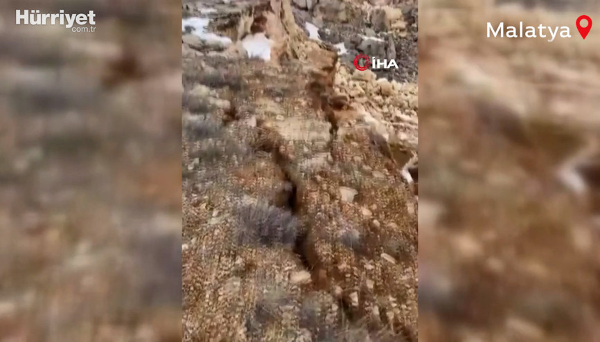 Malatya’da korkunç manzara: Deprem dağı ikiye böldü