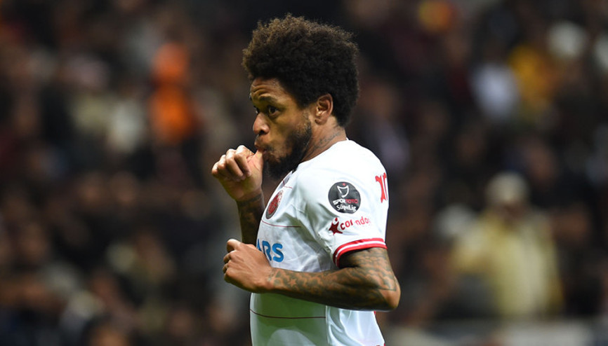 Luiz Adriano resmen Internacionalde 16 yıl sonra geri dönüş...