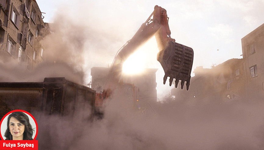 İkinci bir afet yaşanmasın... Enkazdan çıkan tehlike: Asbest İkinci bir afet yaşanmasın... Enkazdan çıkan tehlike: Asbest