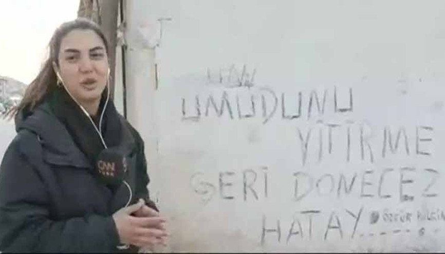 Hatayda duvara yazılan Umudunu Yitirme, Geri Döneceğiz Hatay cümlesi depremin sembolü oldu