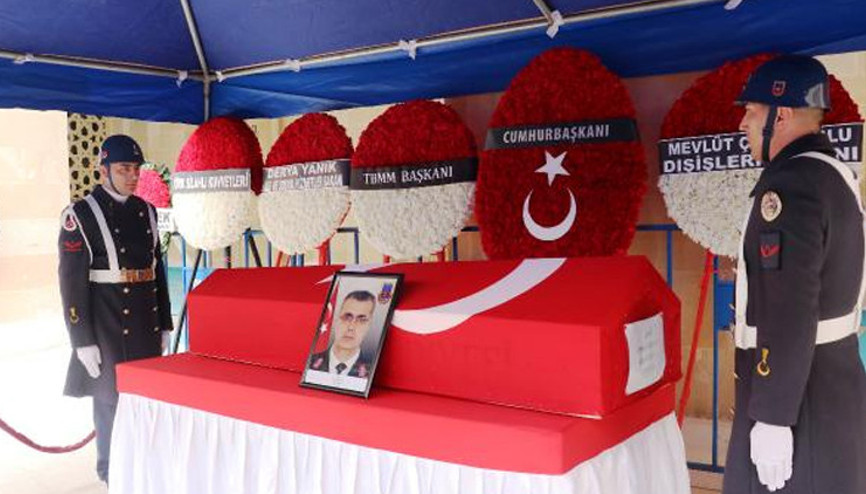 Şehit karakol komutanı, Antalyada son yolculuğunu uğurlandı