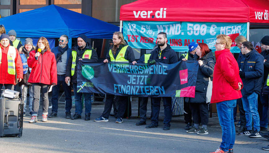 Almanya’da ulaşım felç oldu