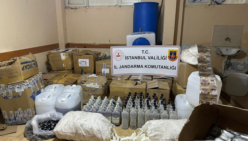 İstanbulda kaçak alkol imalathanesine baskın
