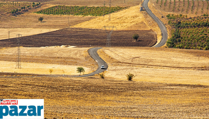 Tarla var, çiftçi yok; çiftçi var, traktör yok