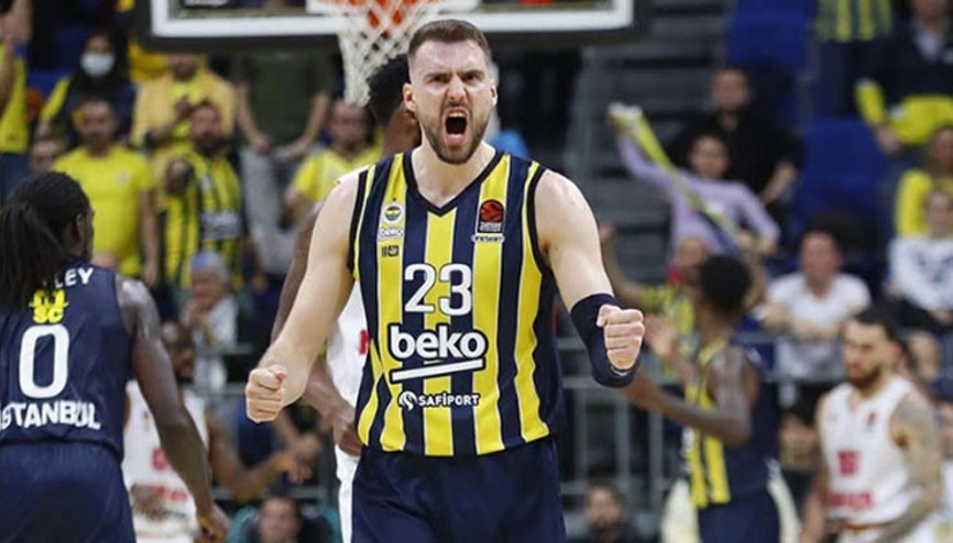 Marko Guduric 3 yıl daha Fenerbahçe Bekoda