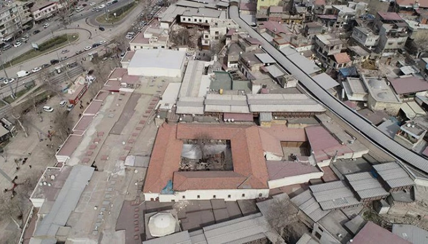 Kahramanmaraş’ın 500 yıllık tarihi çarşısı depremde ayakta kaldı