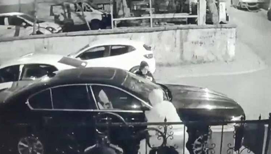 30 otomobilin aynalarını çalan hırsızlar yakalandı