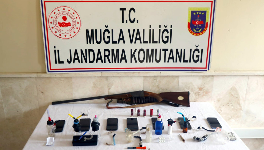 Muğlada 10 adrese eş zamanlı uyuşturucu operasyonunda 8 gözaltı