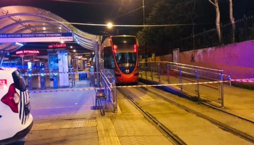 İstanbul Cevizlibağda tramvay raydan çıktı