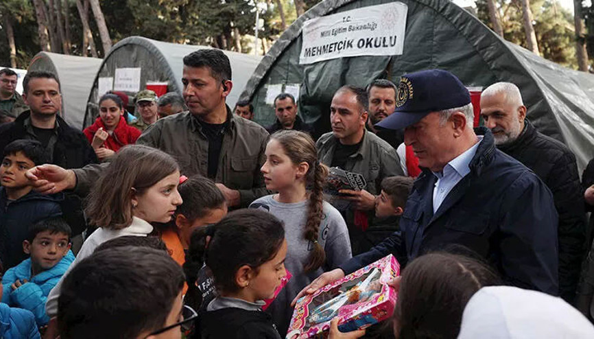 Bakan Akar, Hatayda incelemelerde bulundu