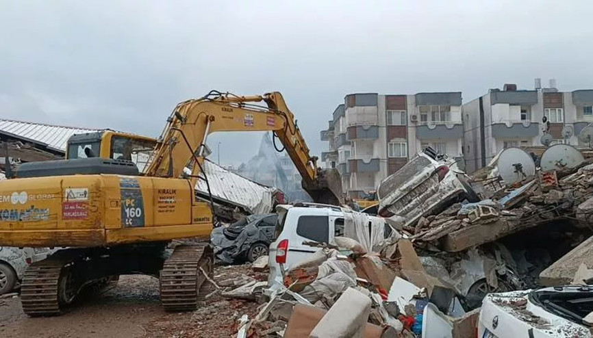 Depremin vurduğu İslahiyede, 950 araç hurdaya döndü