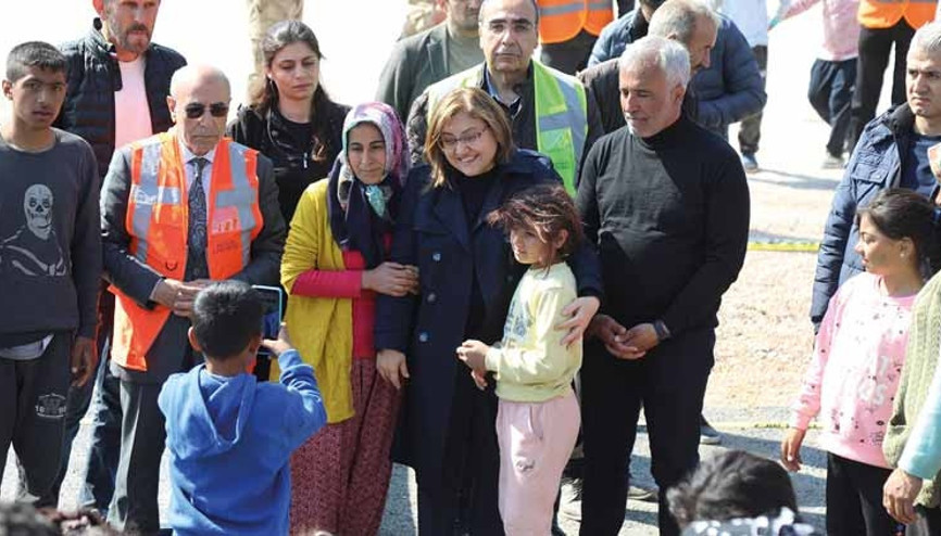 Gaziantep Büyükşehir’den öğrencilere maddi destek