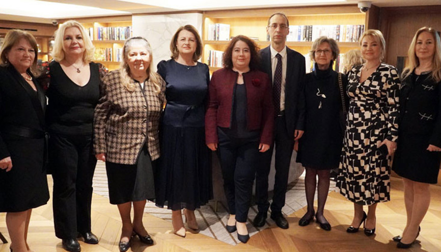 Britanya Türk Kadınları Derneği’nden 6 bin Sterlin yardım