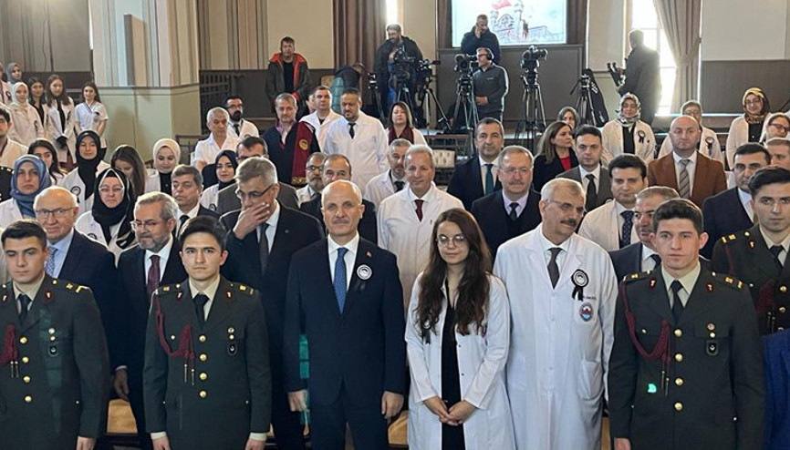 Depremin gölgesinde Tıp Bayramı