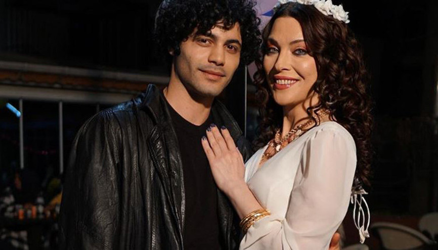 Arzu Yanardağ’a film setinde evlenme teklifi Arzu Yanardağ kimdir, sevgilisi kim İşte o kareler...