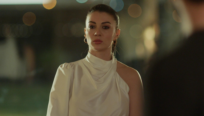 Burcu Özberk Kraliçe ile ekrana dönmeye hazırlanıyor Kraliçe dizisi konusu nedir, oyuncuları kimler