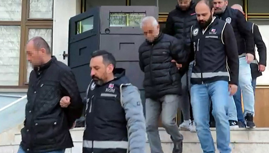 Sahte kimlikle 3 milyon 711 bin TLlik kredi vurgununa 7 tutuklama