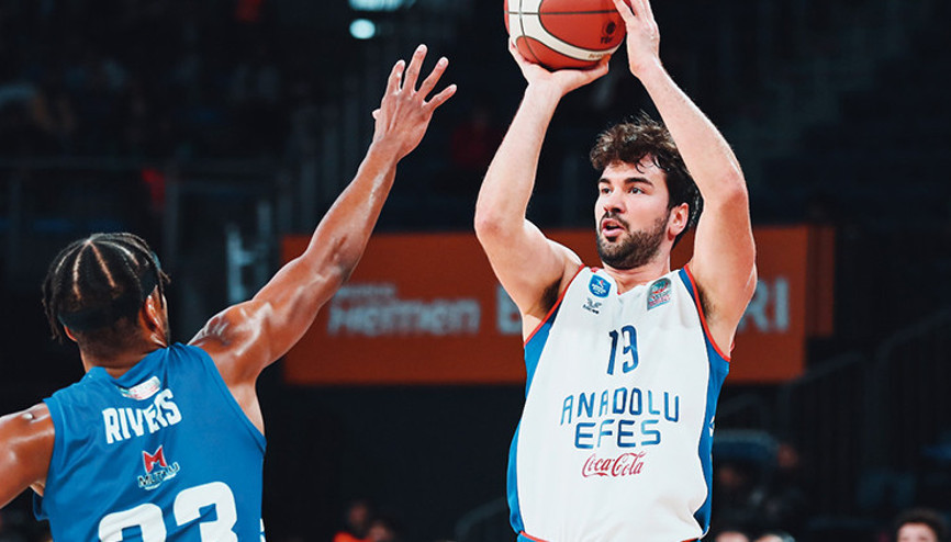 Anadolu Efes tek farkla kaybetti