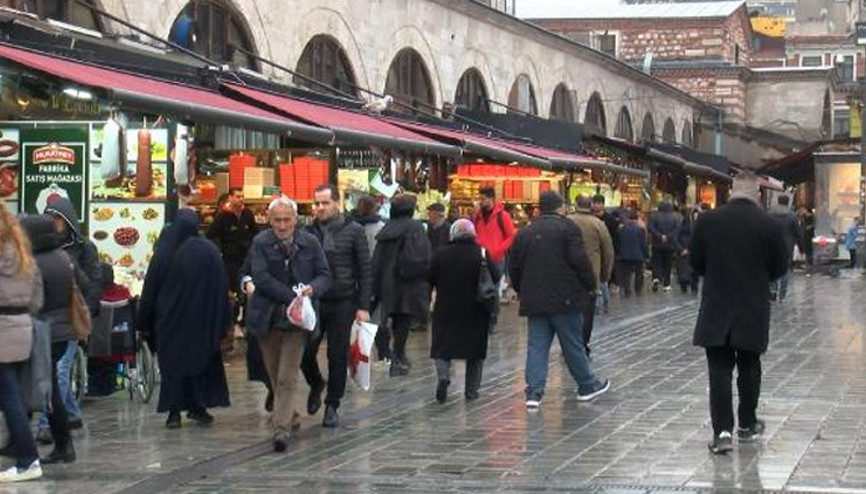 Mısır Çarşısında ramazan hareketliliği