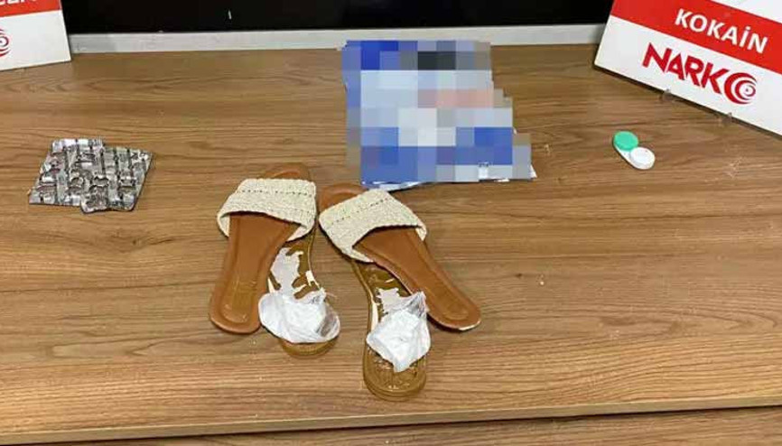 Uyuşturucu terliğin içinden çıktı