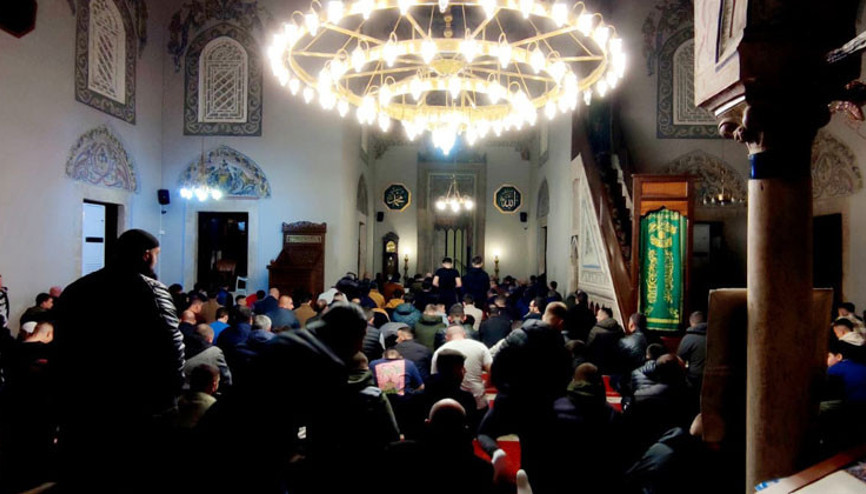 Sinan Paşa Camii’nde ilk teravih