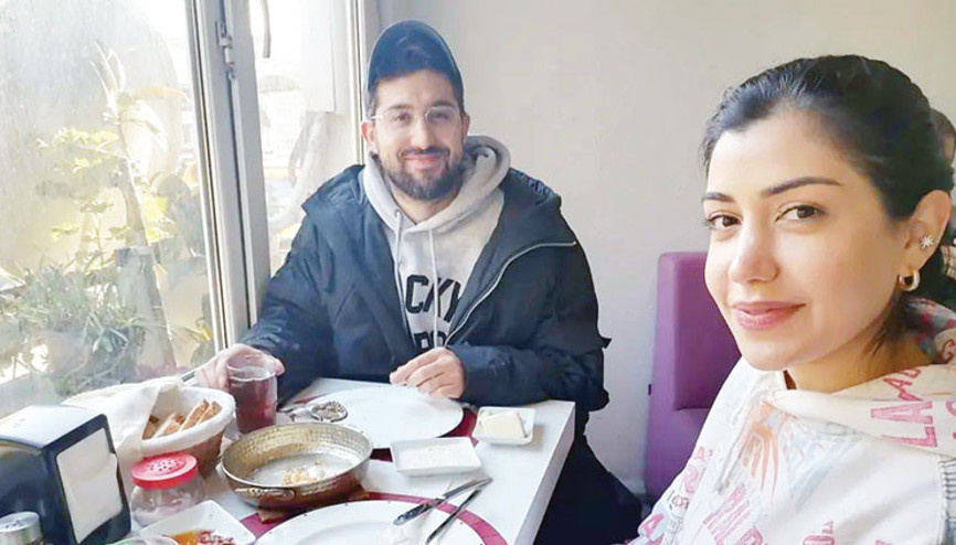 Sevgililer kahvaltıda