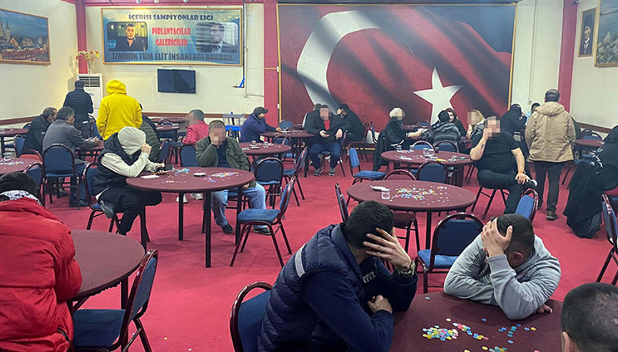 İzmirde kumar oynayan 278 kişiye suçüstü