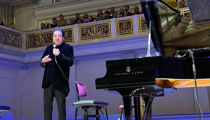 Fazıl Say bir zamanlar misafir sanatçı olduğu Berlin’de konser verdi