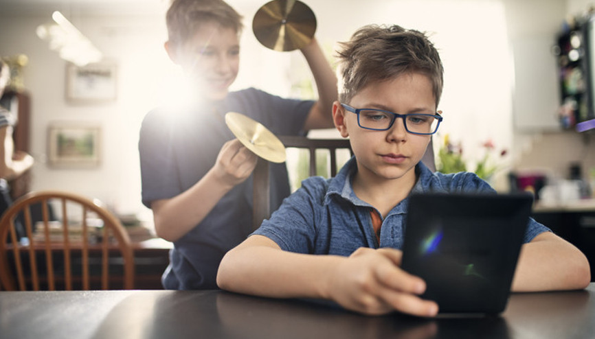 1 NİSAN ŞAKALARI 2023 (WHATSAPP) |  Yakın arkadaşa, sevgiliye, aileye 1 Nisan şakaları ve mesajları  Okulda, evde ve ofiste yapılabilecek eğlenceli, en komik değişik sıra dışı 1 Nisan şakaları seçenekleri