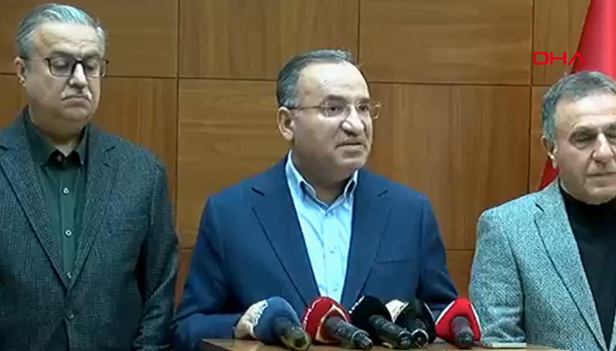 Son dakika... Bakan Bozdağdan Kılıçdaroğluna seccade tepkisi: Saygısızlıktır