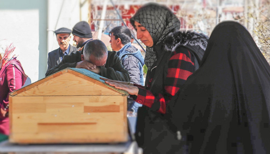 Elazığdaki aile katliamı... Son yolculuklarına uğurlandılar