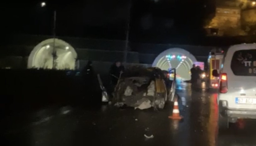 Kontrolden çıkan ticari araç takla attı: 1 ölü, 2 yaralı