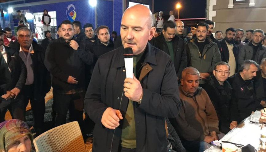 Bakan Soylu Hatay’da depremzedelerle iftarda buluştu