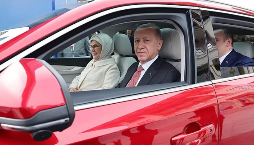 Cumhurbaşkanı Erdoğan Toggun direksiyonunda