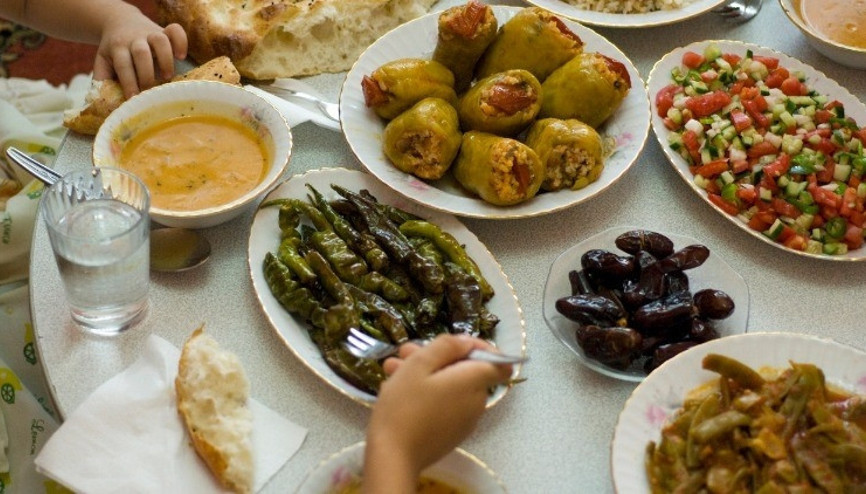 İftara ne pişirsem, bugün ne yemek yapsam Çorbadan tatlıya Ramazan 16. gün iftar menüsü
