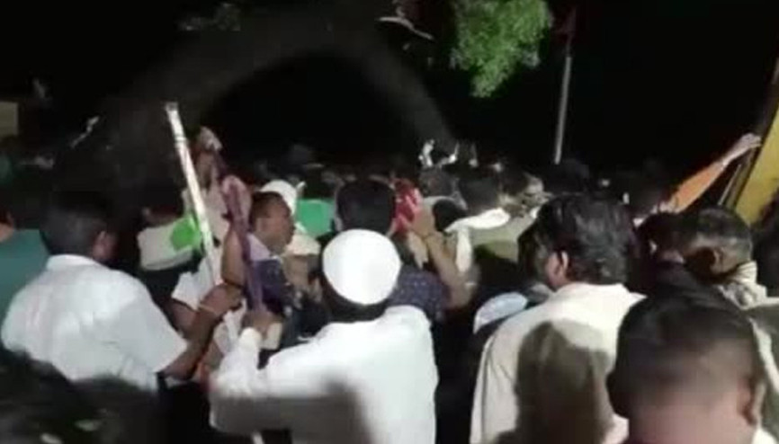 Hindistan’da tapınağın üzerine ağaç devrildi: 7 ölü, 30 yaralı