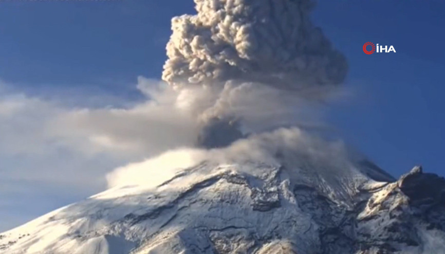 Popocatepetl Yanardağı’nda 24 saatte 12 patlama