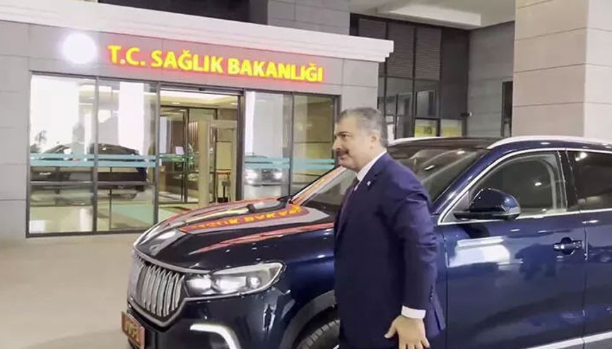 Bakan Koca, Toggu makam aracı yaptı