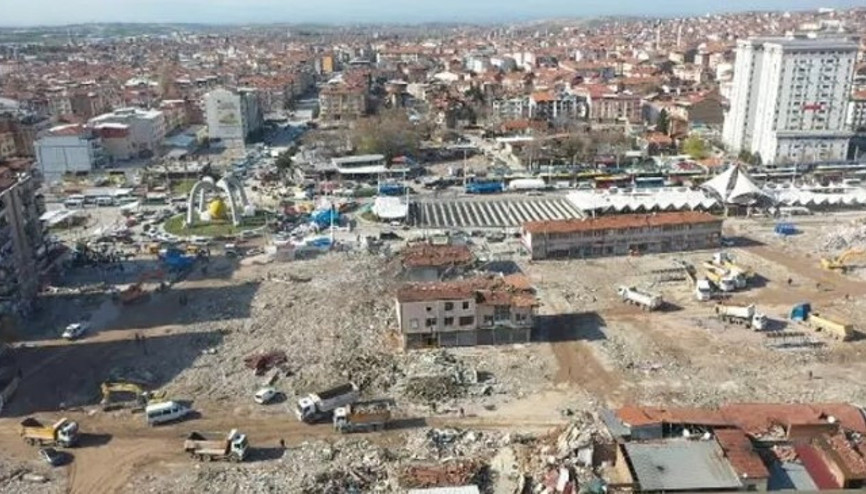 Malatyada enkaz kaldırılınca yeni meydanlar oluştu