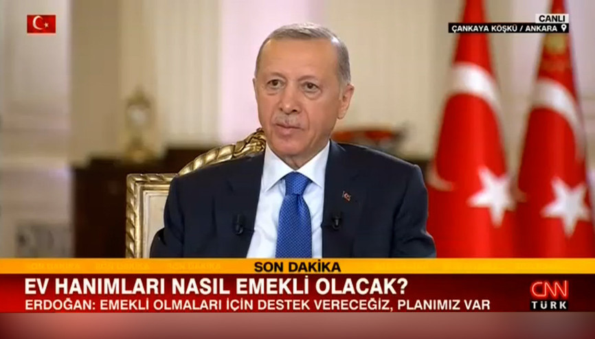 Cumhurbaşkanı Erdoğan açıkladı: Ev hanımlarının emeklilik primlerinin bir kısmını biz ödeyeceğiz Cumhurbaşkanı Erdoğan açıkladı: Ev hanımlarının emeklilik primlerinin bir kısmını biz ödeyeceğiz