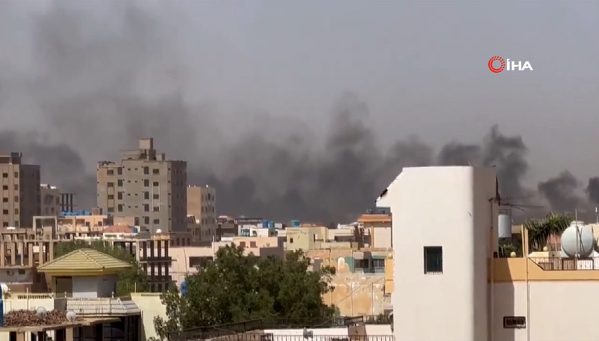 Sudanın başkenti Hartumda silahlı çatışmalar