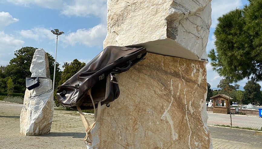 İzmirdeki Gavur Mahallesi sergisi saldırıların hedefi oldu