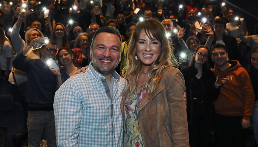 İzmir’de coşkulu gala