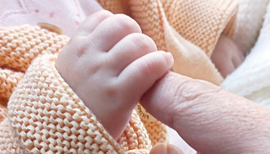 Minicik bir umuda tutundular