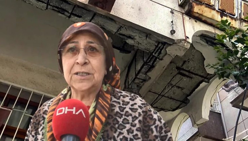 Avcılarda çatlaklarla dolu binanın bulunduğu sokakta oturanlar tedirginlik içinde Avcılarda çatlaklarla dolu binanın bulunduğu sokakta oturanlar tedirginlik içinde